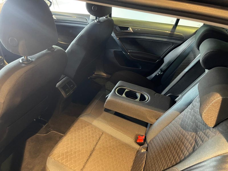 VOLKSWAGEN GOLF  2020