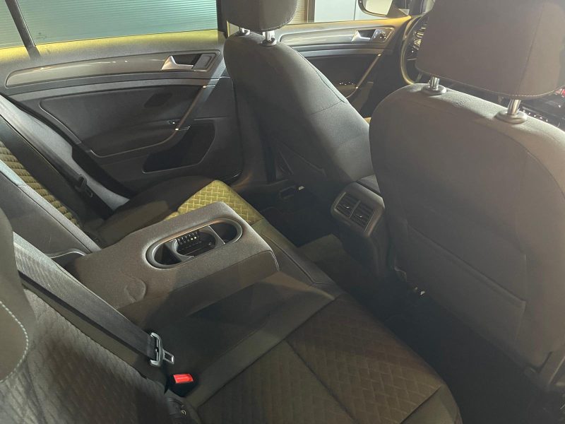 VOLKSWAGEN GOLF  2020