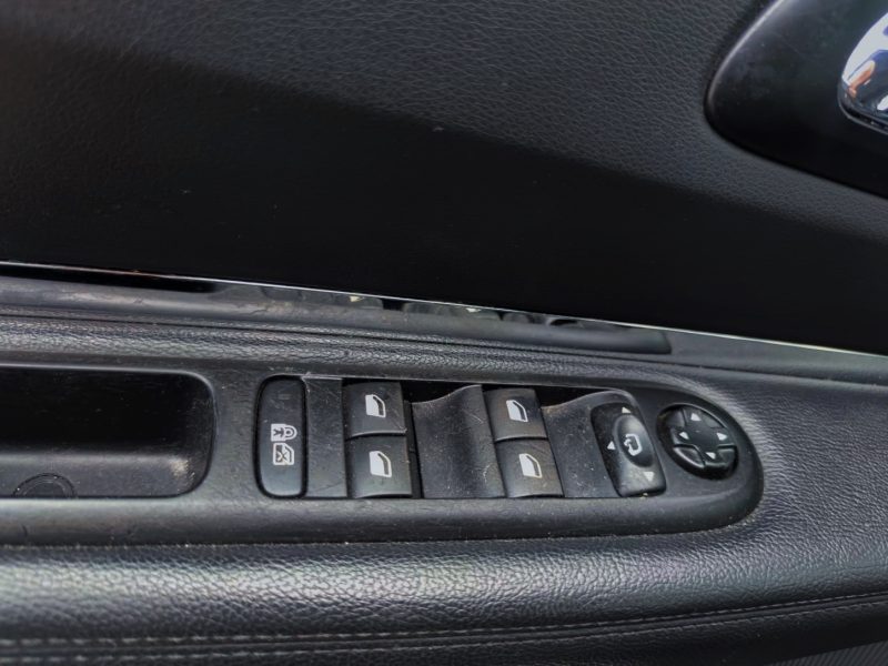 PEUGEOT 3008 Monospace 2012