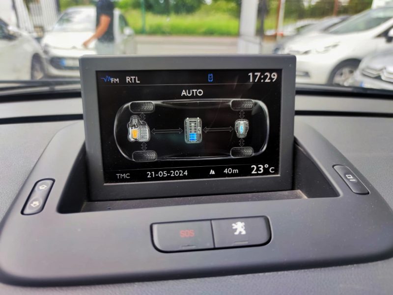 PEUGEOT 3008 Monospace 2012