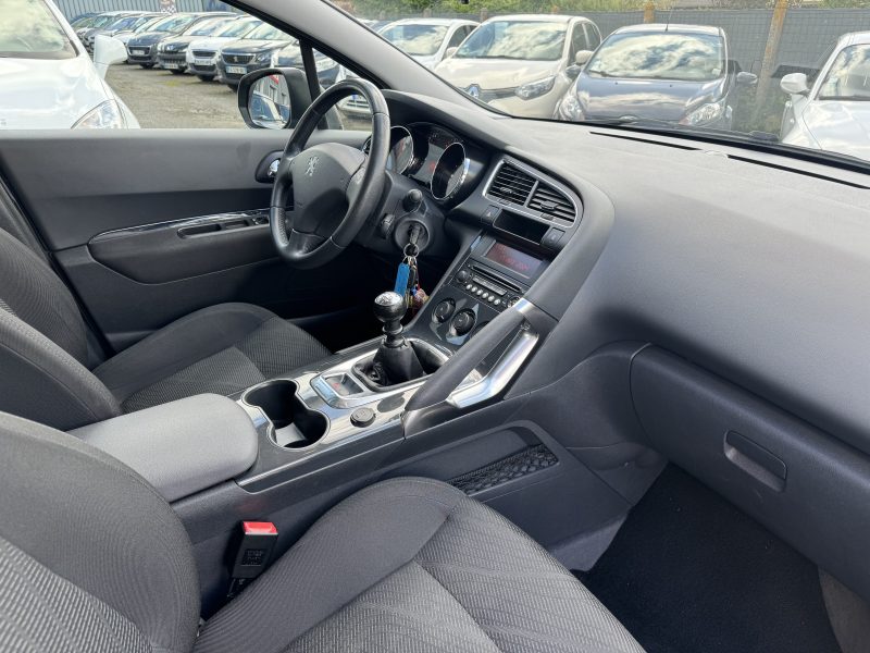 PEUGEOT 3008 1.6 E-DHI 112 "CONFORT PACK"