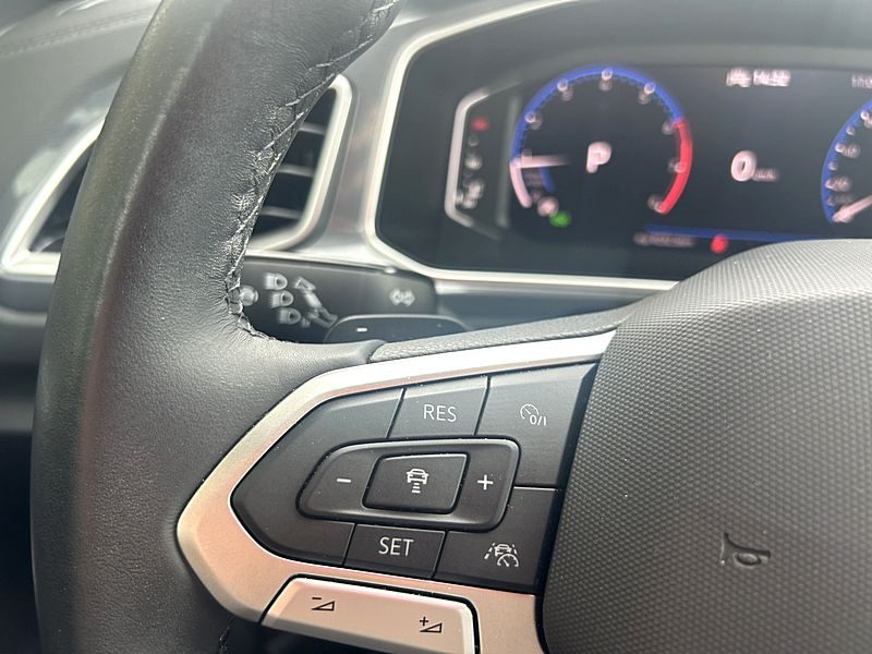 VOLKSWAGEN T-ROC 2023