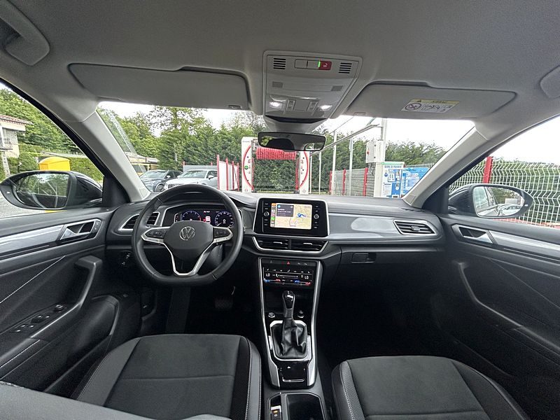 VOLKSWAGEN T-ROC 2023