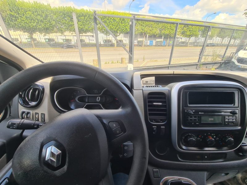 RENAULT TRAFIC III  2017
