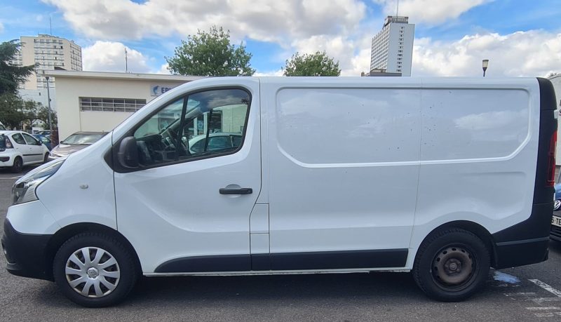 RENAULT TRAFIC III  2017