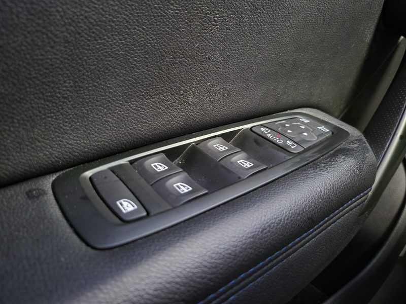 RENAULT MEGANE IV 1.2 TCe 130cv GT LINE / PREMIERE MAIN / SUIVI RENAULT / TETE HAUTE 