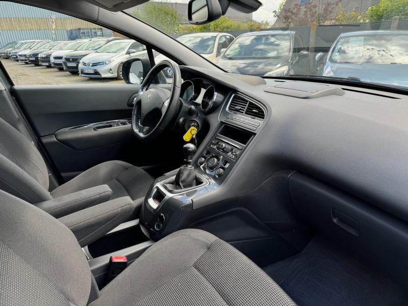 Peugeot 5008 1.6 hdi 115 " 7 places"