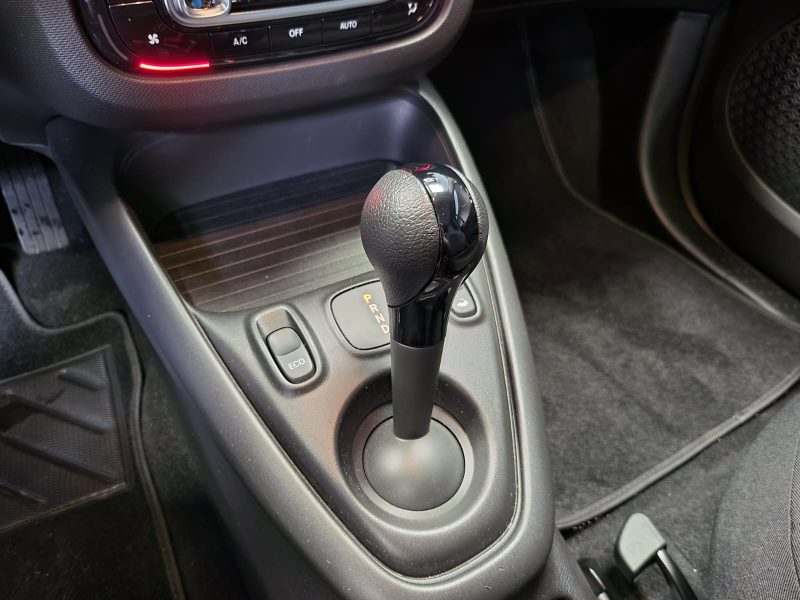 SMART FORTWO CABRIOLET EQ DRIVE 82cv / SUIVI SMART / GARANTIE MERCEDES 18 MOIS