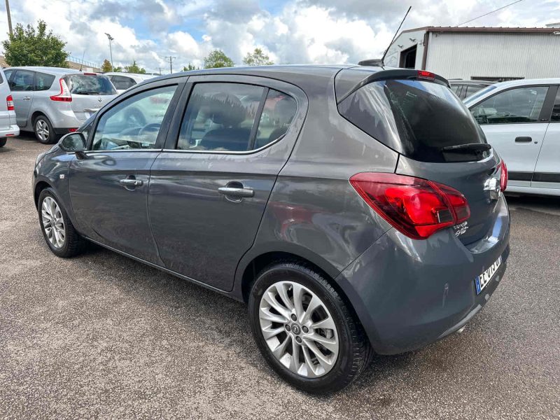 OPEL CORSA E 2016