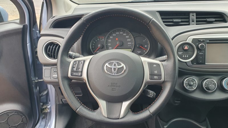 TOYOTA YARIS 2012