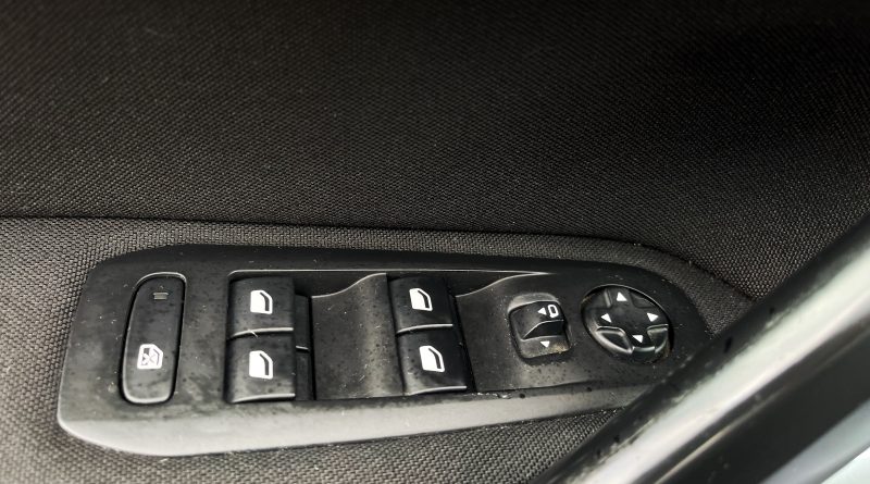 PEUGEOT 308 II 2014