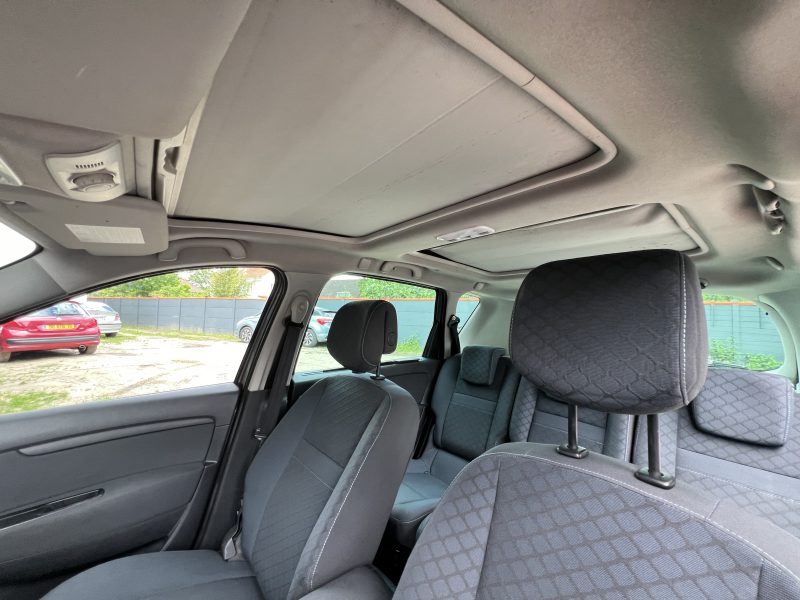 RENAULT SCENIC III 1.9 DCI 130 Cv TOIT OUVRANT GPS TOMTOM BLUETOOTH 96 200 Kms - GARANTIE 1 AN