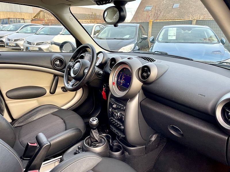 MINI MINI COUNTRYMAN 112ch 2011