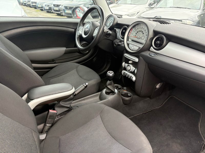 MINI COOPER ONE 1.4i 95CH