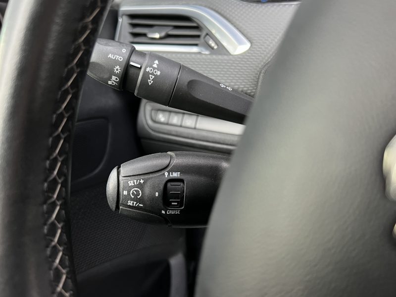 PEUGEOT 208 PHASE 2 FELINE 1.2 110 1ERE MAIN TOIT PANO CAMERA FULL OPTIONS CRIT AIR 1 Garantie 1 an