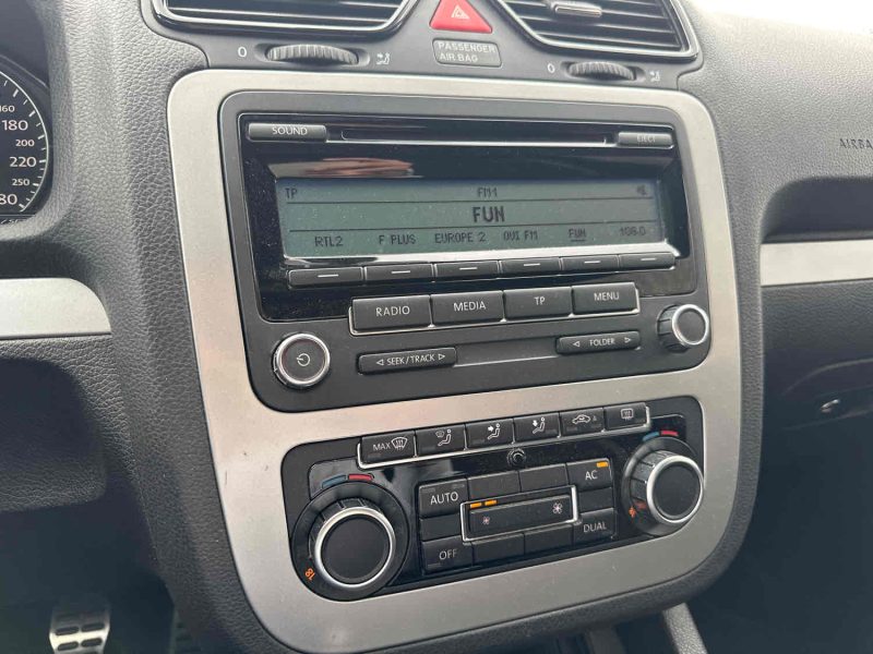 VOLKSWAGEN SCIROCCO  2011