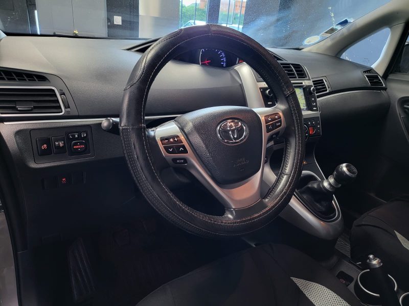 TOYOTA VERSO 1.6 D4-D 112cv BVM5 FEEL 7 PLACES / CAMERA / PROJECTEUR XENON / GPS / CLIM AUTO