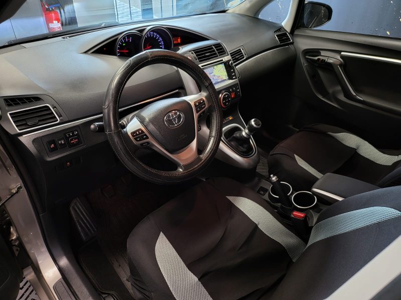 TOYOTA VERSO 1.6 D4-D 112cv BVM5 FEEL 7 PLACES / CAMERA / PROJECTEUR XENON / GPS / CLIM AUTO