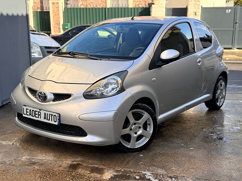 TOYOTA AYGO 1.0 CITY PAYEZ EN 4X
