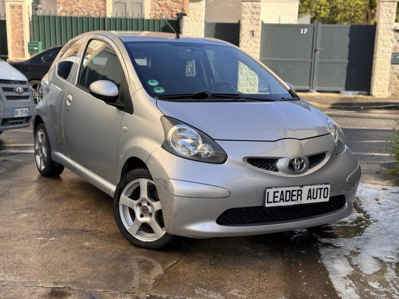 TOYOTA AYGO 1.0 CITY PAYEZ EN 4X