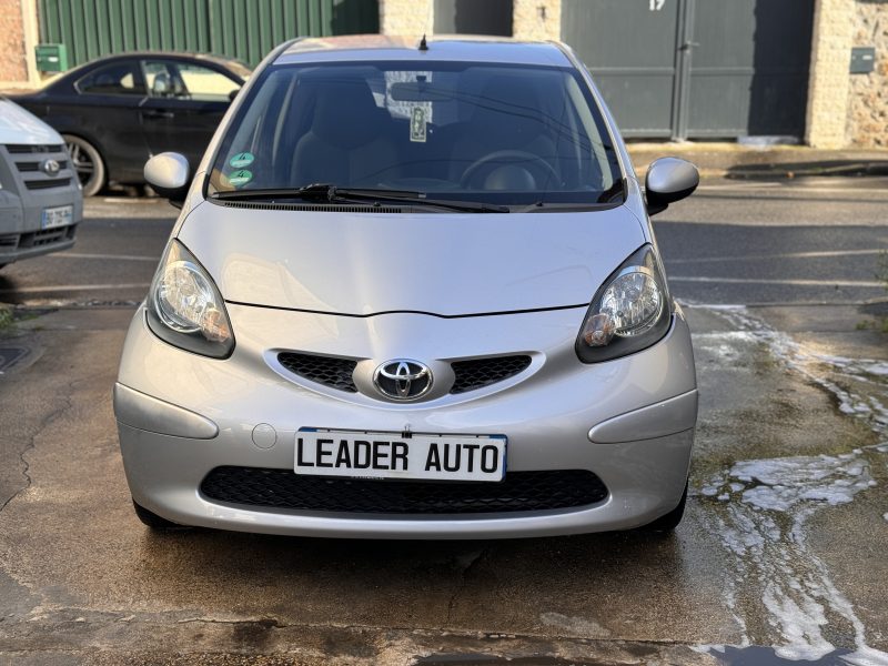 TOYOTA AYGO 1.0 CITY PAYEZ EN 4X