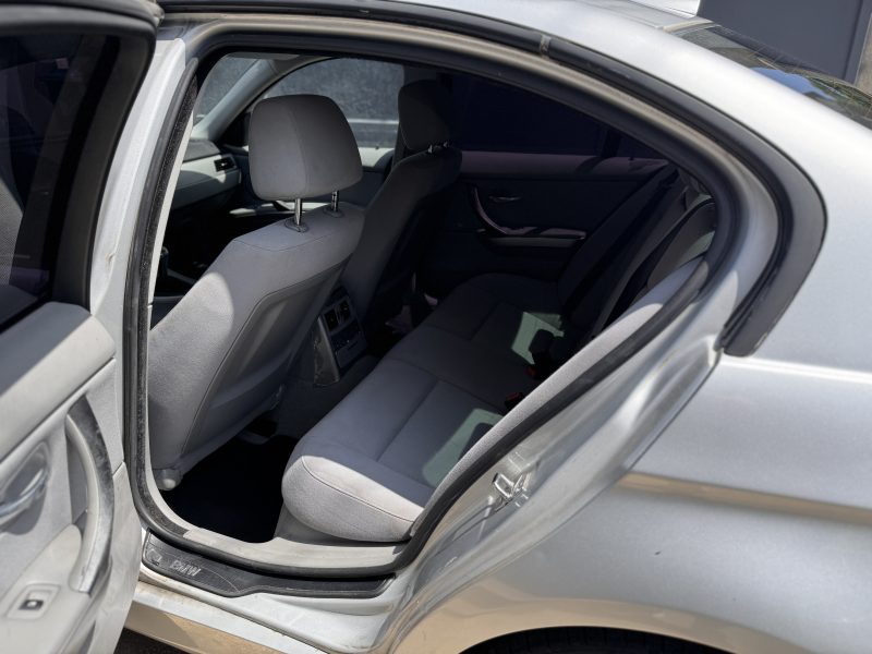 BMW 320i payer en 4x