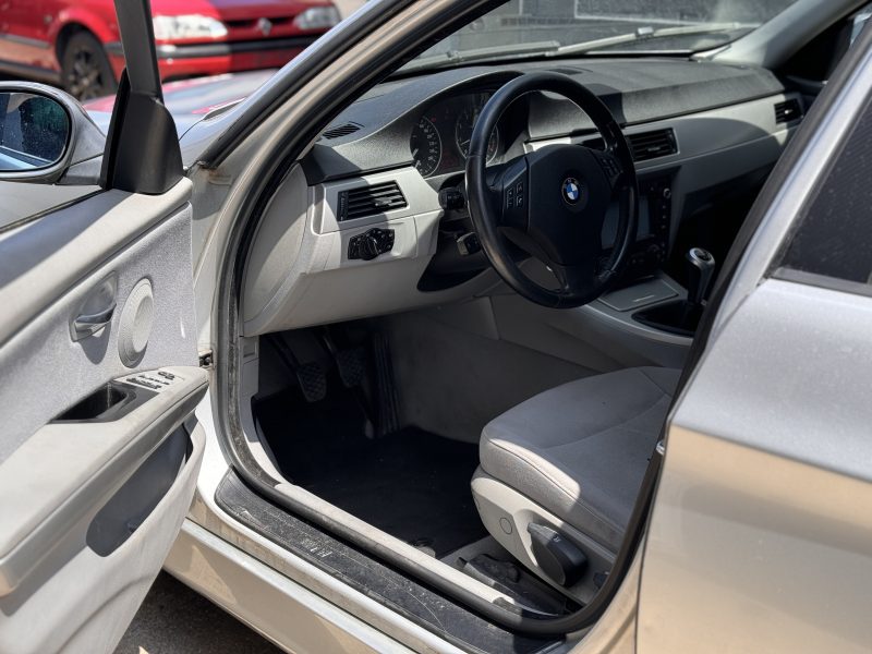 BMW 320i payer en 4x