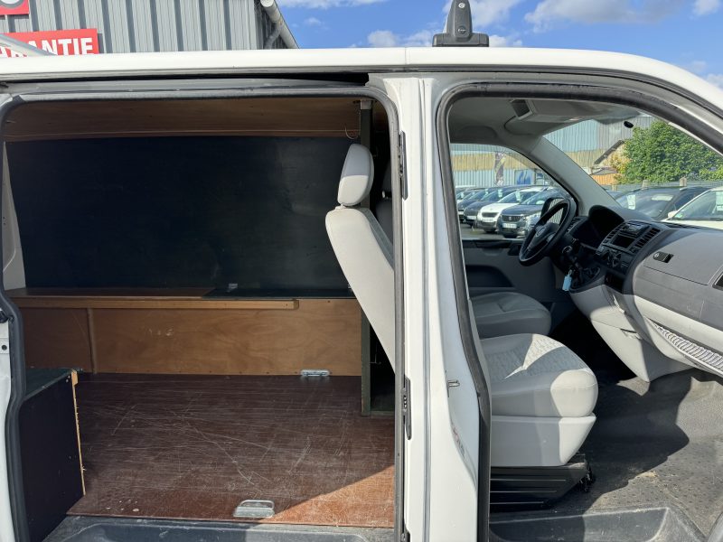 VOLKSWAGEN TRANSPORTER T5 2.0 TDI Fourgon 2011