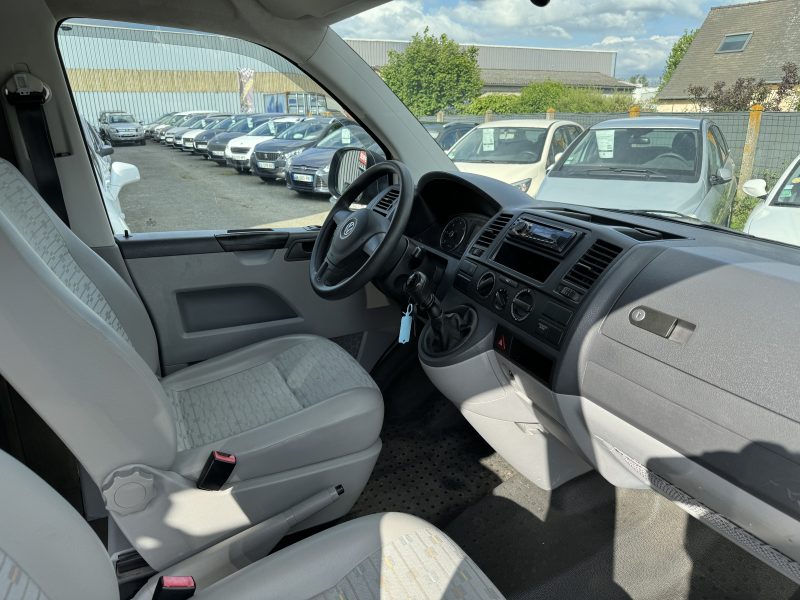 VOLKSWAGEN TRANSPORTER T5 2.0 TDI Fourgon 2011