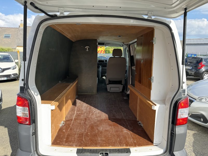 VOLKSWAGEN TRANSPORTER T5 2.0 TDI Fourgon 2011