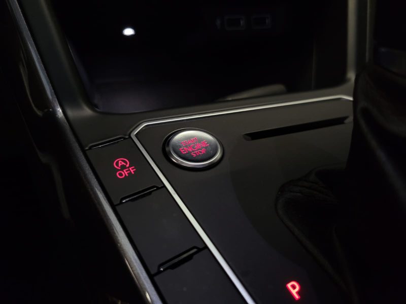 VOLKSWAGEN POLO VI 1.0 TSI 115cv DSG7 CARAT / SIÈGES CHAUFFANTS+CARPLAY+CAMÉRA DE RECUL+VIRTUAL COCK