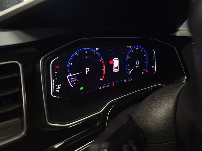 VOLKSWAGEN POLO VI 1.0 TSI 115cv DSG7 CARAT / SIÈGES CHAUFFANTS+CARPLAY+CAMÉRA DE RECUL+VIRTUAL COCK