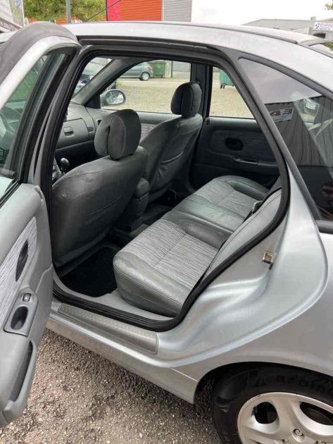 RENAULT LAGUNA I 1999