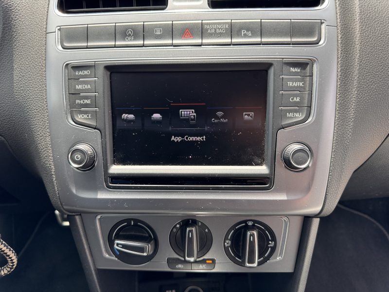 VOLKSWAGEN POLO V 2016