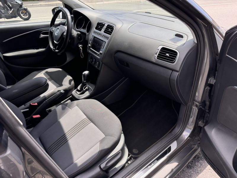 VOLKSWAGEN POLO V 2016