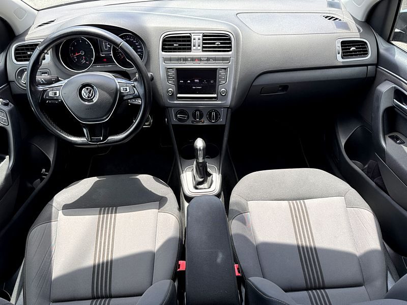 VOLKSWAGEN POLO V 2016