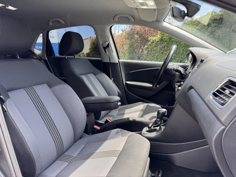 VOLKSWAGEN POLO V 2016