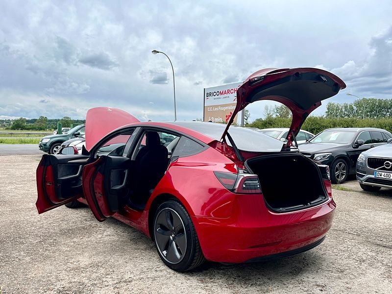 TESLA MODEL 3 2021