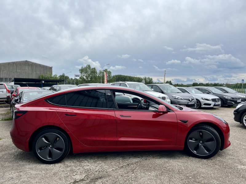 TESLA MODEL 3 2021