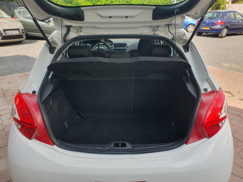 PEUGEOT 208 1.0L i 68cv CONFORT / 105000 kms *RÉVISER_GARANTIE*