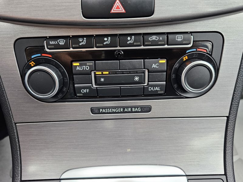 VOLKSWAGEN PASSAT B7 1,8 TFSI 160 CH CONFORTLINE 