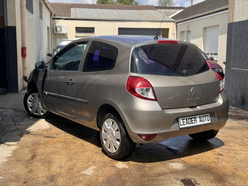 RENAULT Clio 3 2009