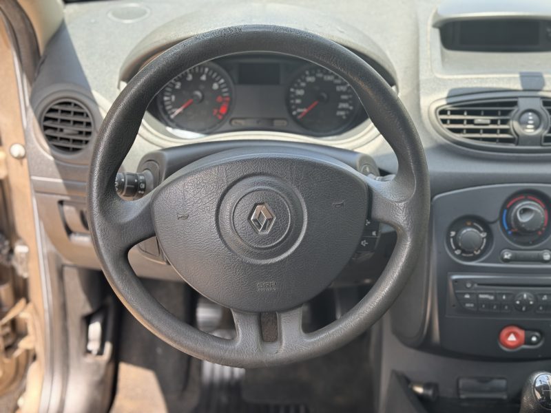 RENAULT Clio 3 2009