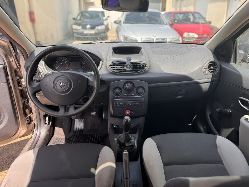RENAULT Clio 3 2009