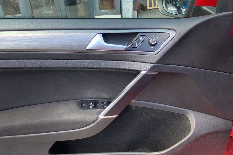 VOLKSWAGEN GOLF VII 2013