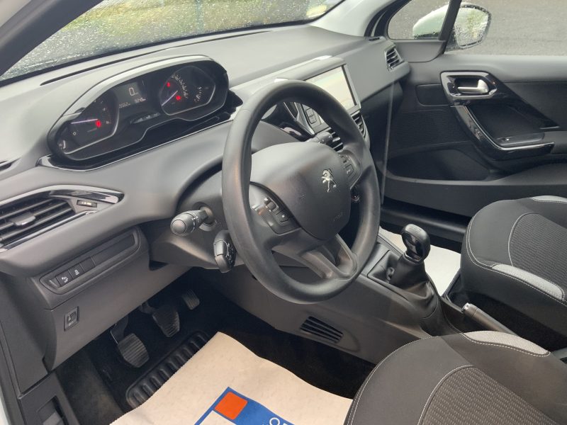 PEUGEOT 208 I 2016