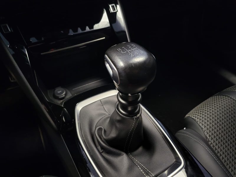 Peugeot 2008 1.5 BlueHdi 110 Cv GT BVM 6 / ECLAIRAGE D'AMBIANCE / KEYLESS / SUIVI COMPLET PEUGEOT