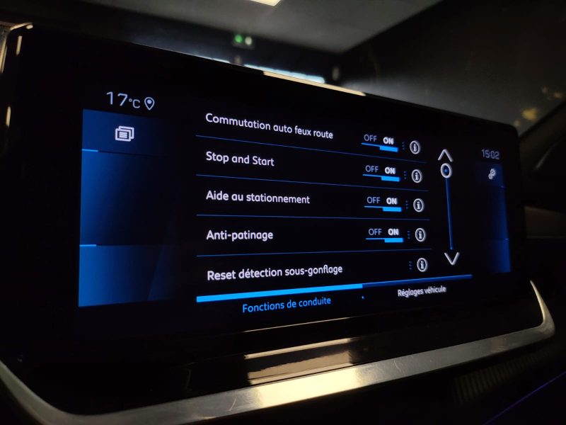 Peugeot 2008 1.5 BlueHdi 110 Cv GT BVM 6 / ECLAIRAGE D'AMBIANCE / KEYLESS / SUIVI COMPLET PEUGEOT