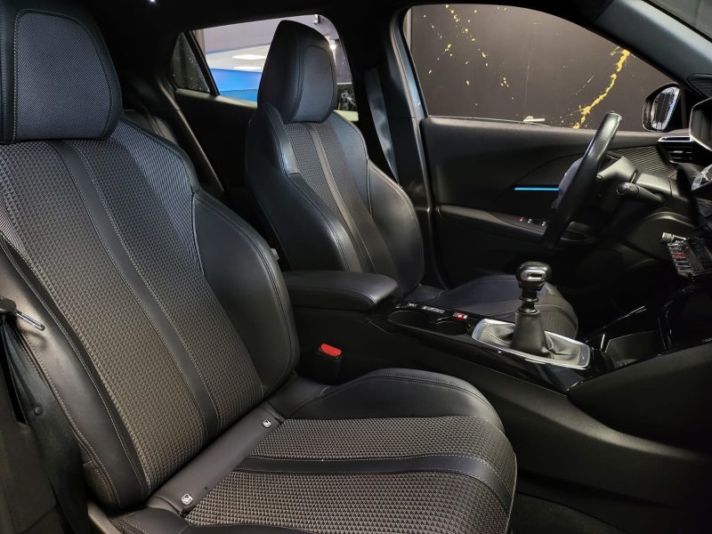 Peugeot 2008 1.5 BlueHdi 110 Cv GT BVM 6 / ECLAIRAGE D'AMBIANCE / KEYLESS / SUIVI COMPLET PEUGEOT