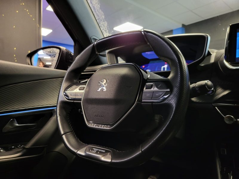 Peugeot 2008 1.5 BlueHdi 110 Cv GT BVM 6 / ECLAIRAGE D'AMBIANCE / KEYLESS / SUIVI COMPLET PEUGEOT